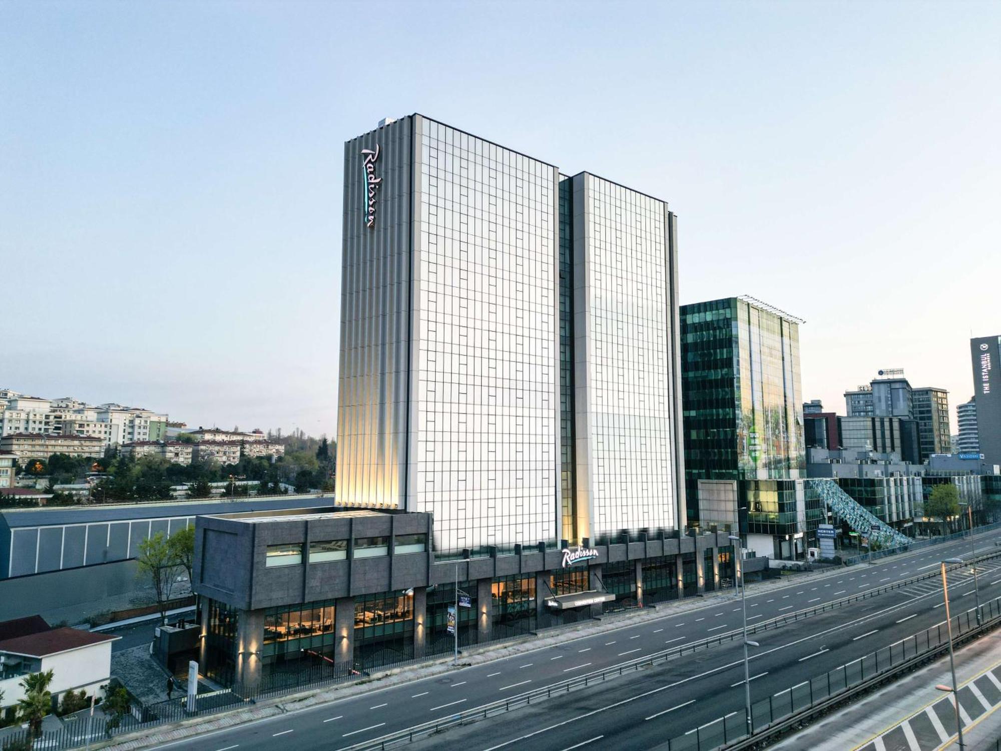 Radisson Hotel Istanbul Merter Buitenkant foto